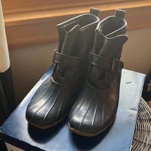 Sherry snow/ rain boats